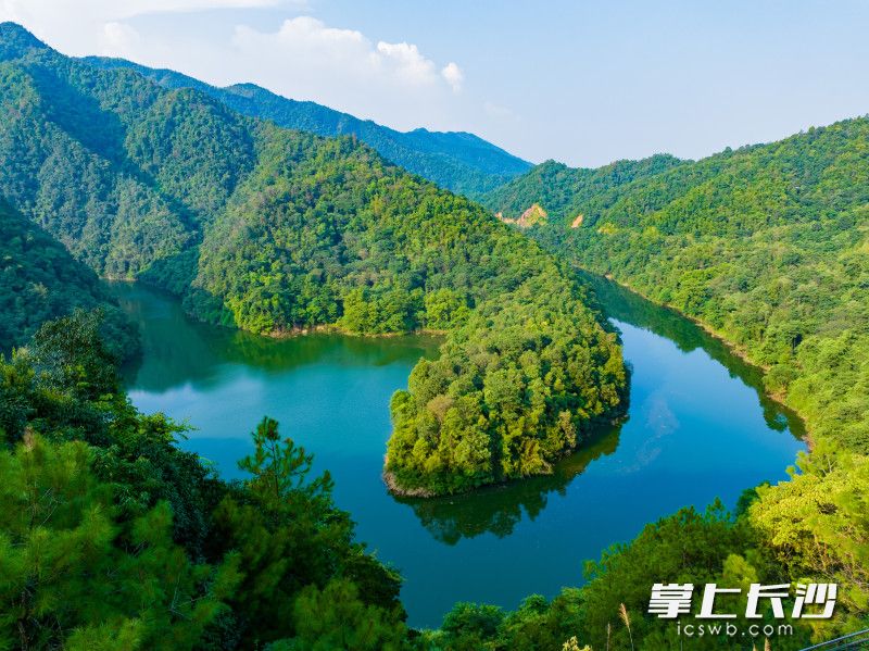 浏阳市小河乡新河村鳄鱼嘴湾，山水秀丽。